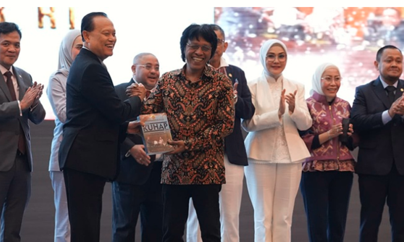 Adian Napitupulu: Buku Anotasi KUHAP Penting