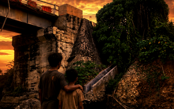 Jembatan Tergerus, Tambang Jalan Terus
